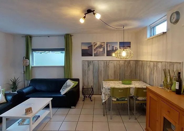 Zomerhuis Simoons 度假居 *